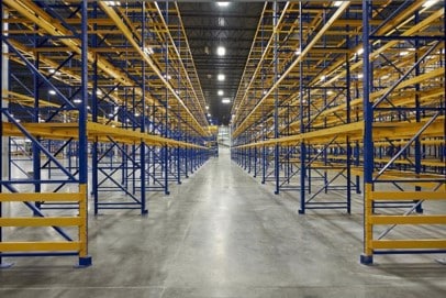 Selective pallet racking for cold storage